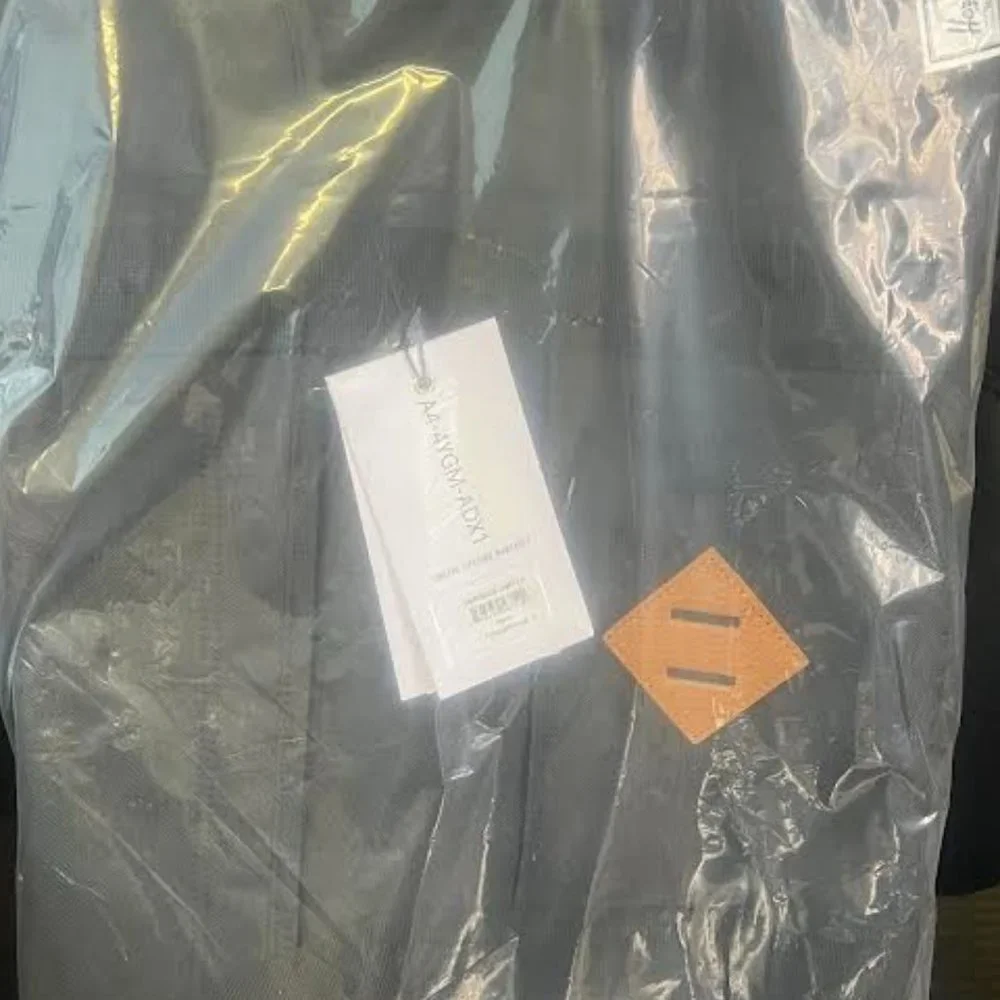 NWT! Herschel Heritage Duffle Black‎
